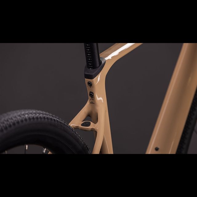 CUBE Nuroad Race gravel-pyörä